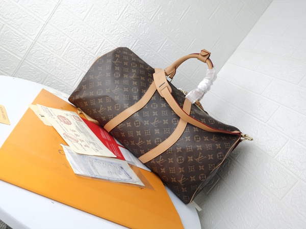 ルイヴィトンバッグ背面デザイン